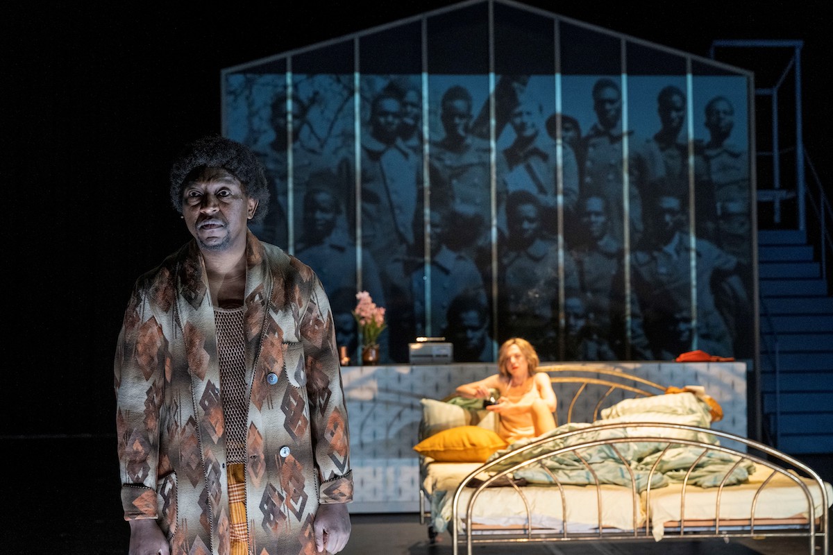 Aus dem Schatten: Thiaroye – Schauspiel Köln – Poutiaire Lionel Somé inszeniert das Stück von Alexandra Badea